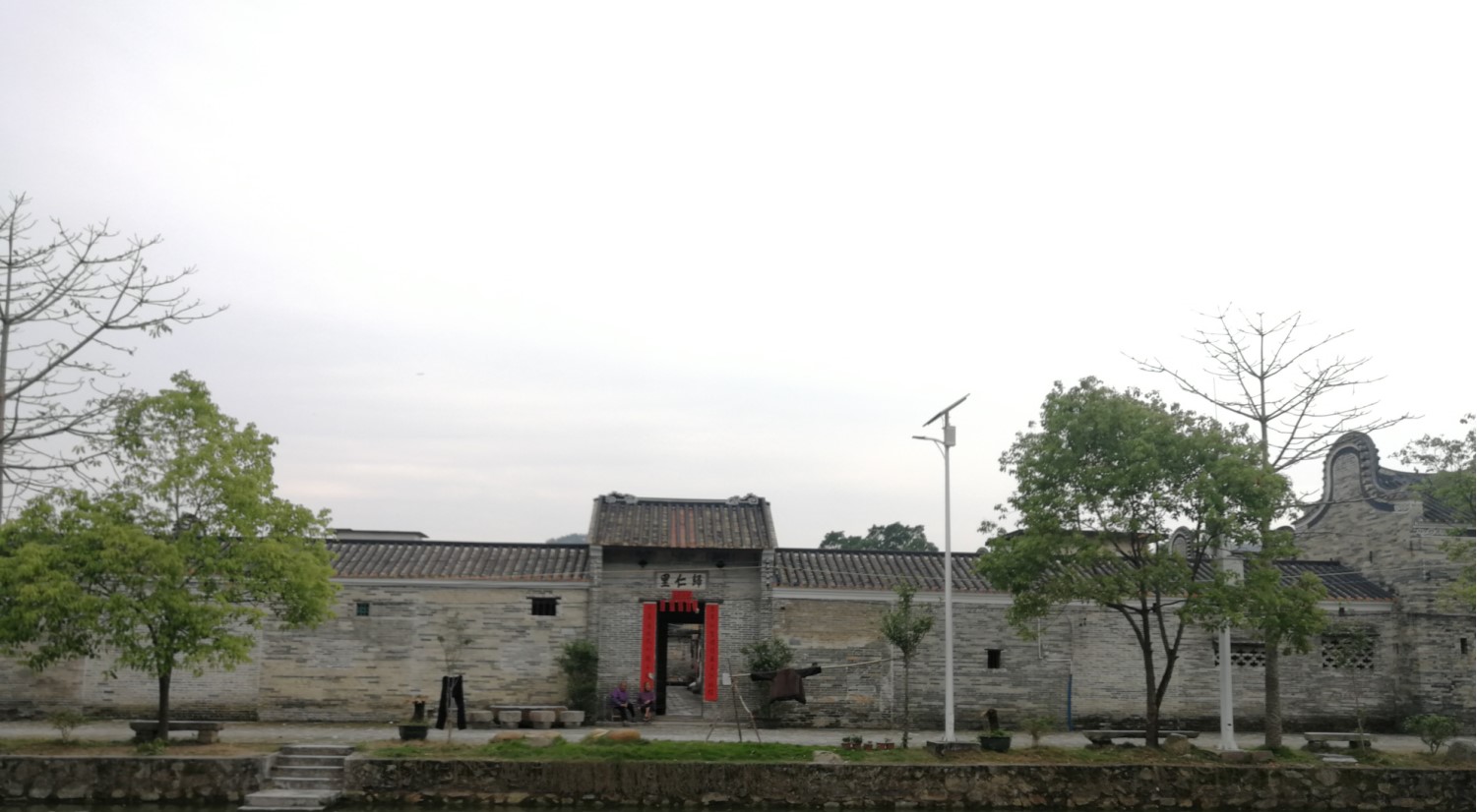 佛冈县龙山镇上岳古围村国家历史文假名村；ど枋┙ㄉ柘钅浚ǖ谌冢